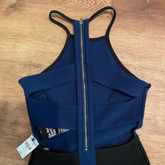 Express dress - Picture 4 of 5